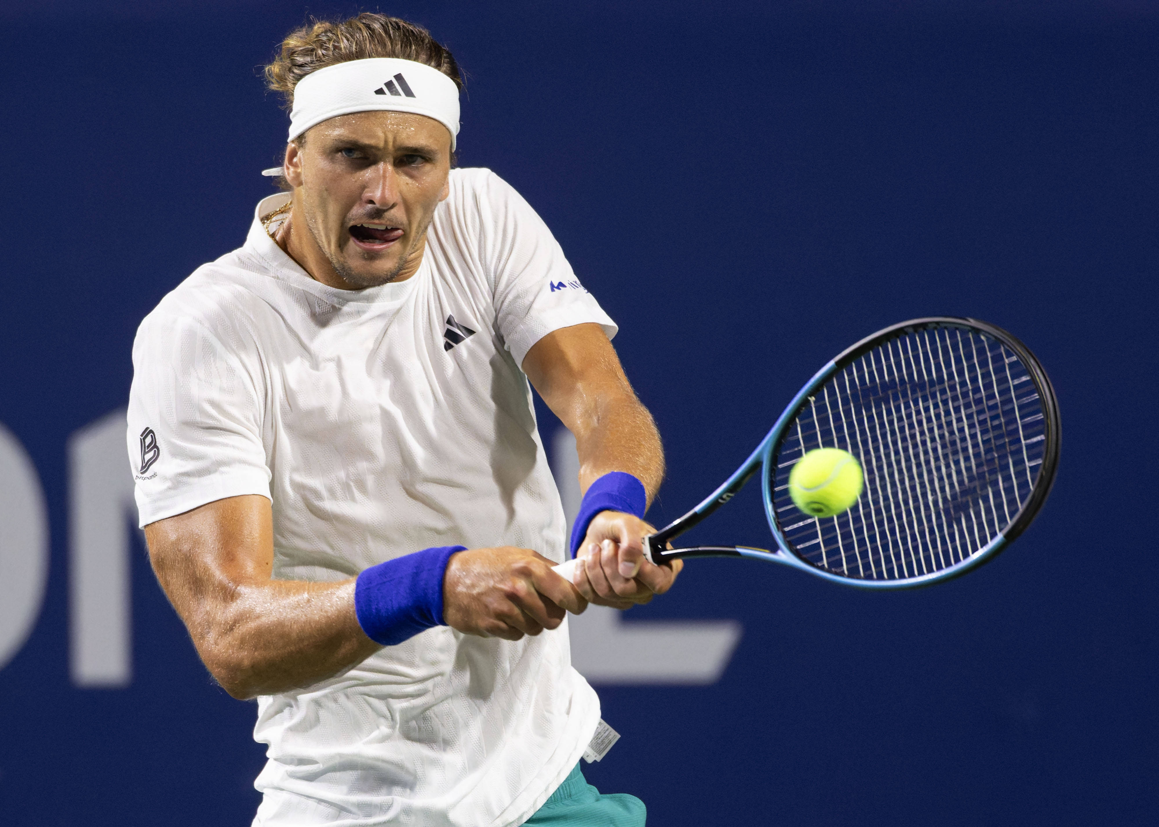 爱游戏官方-温网横扫年终总决赛，兹维列夫点燃赛场