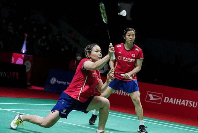 爱游戏在线-马来西亚队逆转韩国队，黄鸭组合点燃赛场